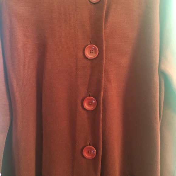 Round neck, button front with pockets, - Picture 3 of 5